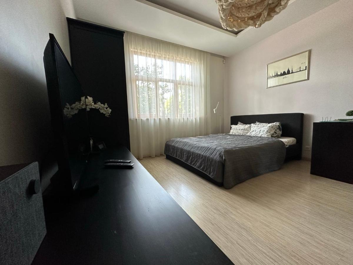 Studio Apartment In Private House Riga Eksteriør bilde